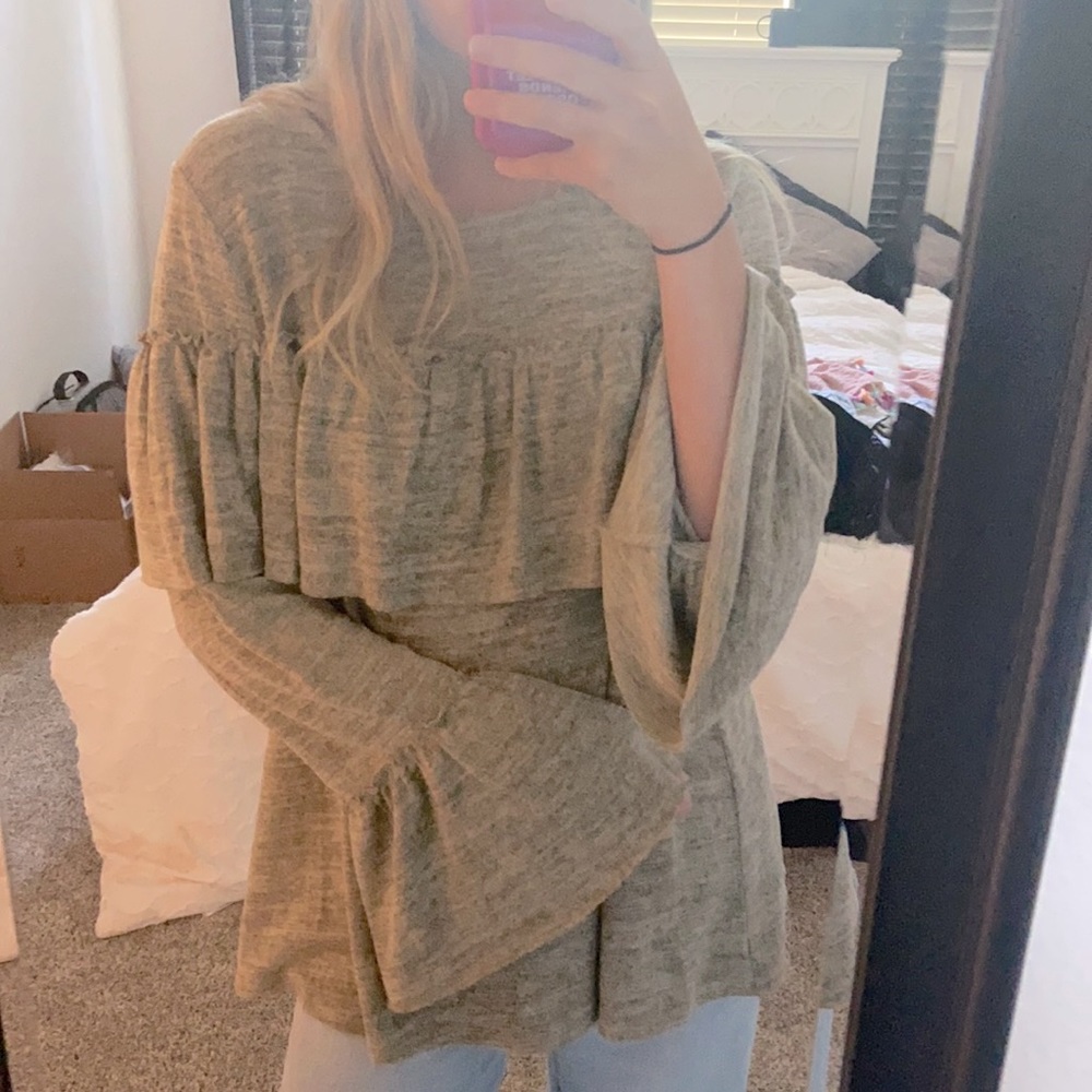 RUFFLED long sleeve blouse
